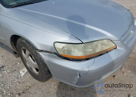 2001 Honda Accord 2.3 Lx z USA, uszkodzony, nr VIN 1HGCG56401A010637